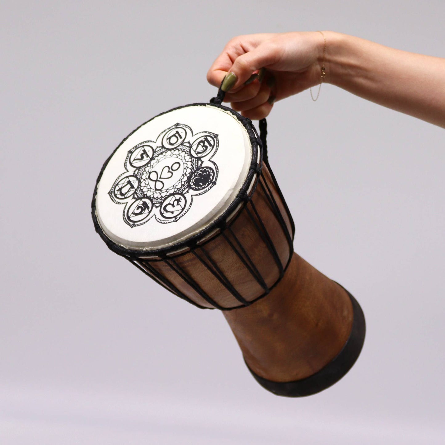 Tambor Djembe Artesanal 30cm - Feito à Mão | Universo com Alma