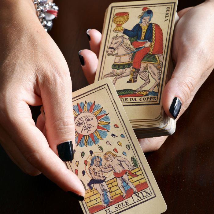 Consulta de Tarot Divinatório - Respostas e Clareza para o Seu Caminho