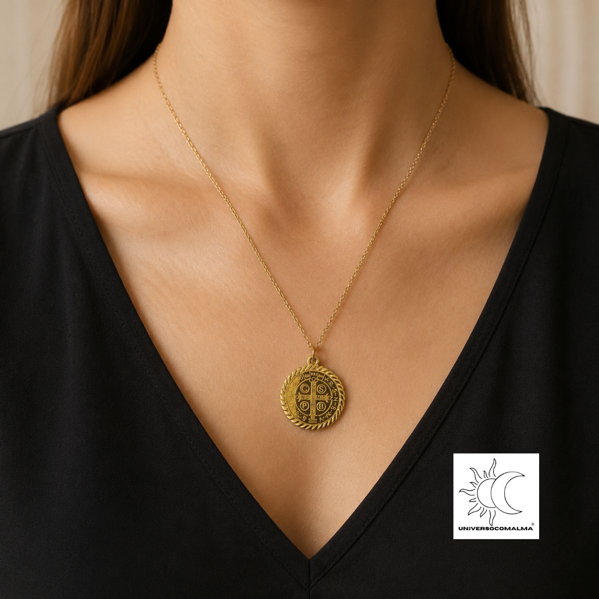 Colar de Aço Dourado com Medalha de São Bento
