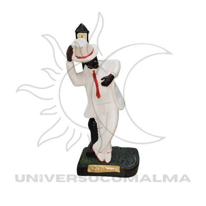 Estátua de Zé Pelintra com chapéu e fato branco