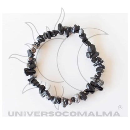 Pulseira de pequenas pedras pretas irregulares