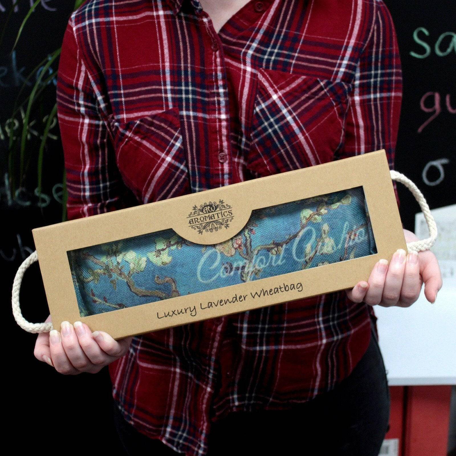 Saco de Trigo de Lavanda em Caixa de Presente - Relaxamento para Dormir - Universo com Alma ®