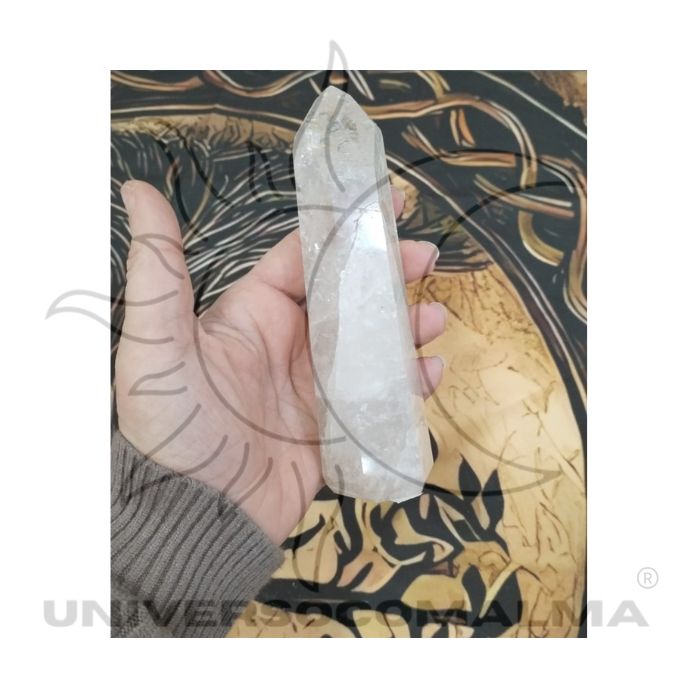 Torre de Quartzo Cristal 400g – Limpeza, Proteção e Amplificação Energética